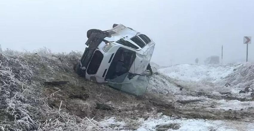 Minibüs Devrildi: 2'si Ağır 9 Yaralı