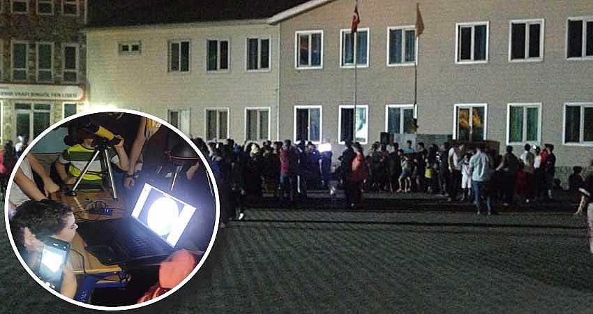 ASTRONOMİ MERAKLILARI ‘SÜPER AY’I GÖZLEMLEDİ