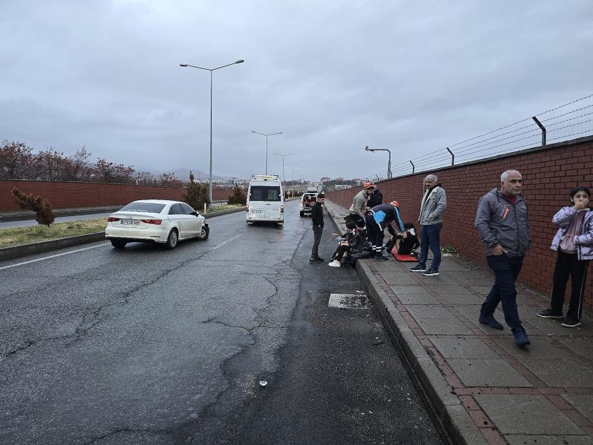 Tugay Yolu'nda Kaza: 6 Yaralı