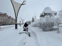 Yol Trafiğe Kapatıldı, Eğitime Ara Verildi