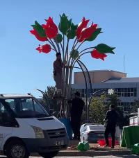 Yapay Laleler Beğenilmedi: Şehir Suriye Sokaklarına Benzemiş 