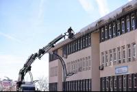 Çatılardaki Buz Sarkıtlarına Dikkat