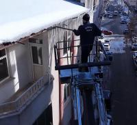 Bingöl Belediyesi: Çatı Saçakları Sorumluluk Alanımızda Değil Ama Müdahale Ediyoruz