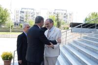 Rektör Çelik CHP’yi Kapıda Karşılarken, AK Parti’de Arazi Oldu