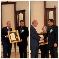 Sazak, Devlet Övünç Madalyası Aldı