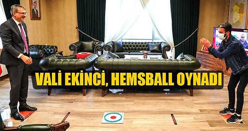 VALİ EKİNCİ, HEMSBALL OYNADI